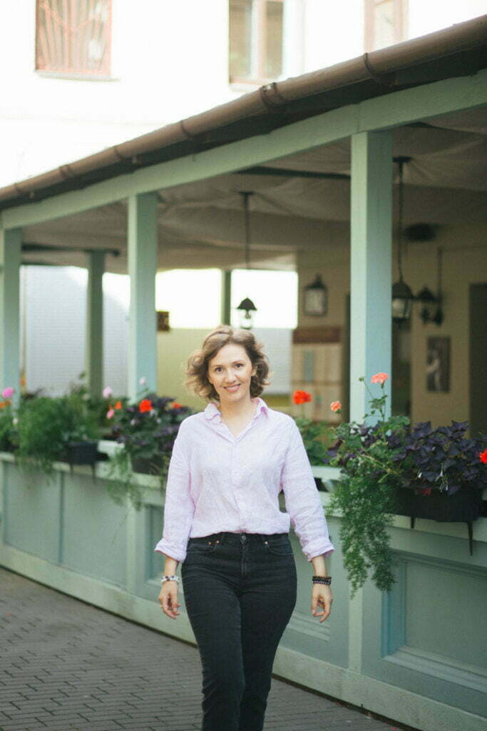 Natalia Dichkovska on a street